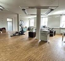 Gewerbe-Büroräume mit Kundenparkplätze vor dem Haus zu vermieten!! - Memmingen