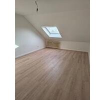 Helle Sanierte 3-Zimmerwohnung im DG - Erlensee