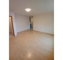 helle 2-Raum-Wohnung, renoviert mit Einbauküche - Plauen