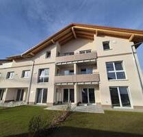 Erstbezug 3-Zimmer-Wohnung im Vierseithof: Whg. 30 mit EBK, Terrasse, Garten und Tiefgarage - Feichten an der Alz
