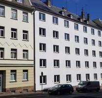 Kernsanierte Wohnung im Herzen von Plauen mit Parkplatz und EBK