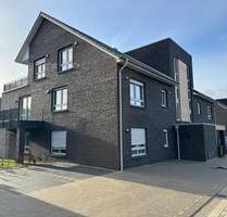 Dachgeschosswohnung zum mieten - 950,00 EUR Kaltmiete, ca.  87,00 m² in Essen (Oldenburg) (PLZ: 49632)