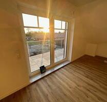3 Zimmer, Wohnküche, Bad - Neuwertige KfW40 Plus Oberwohnung 74m2 - Großheide