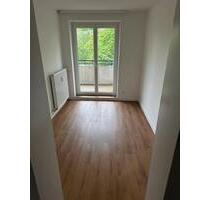 4-Zimmer-Wohnung FREI nähe LDW mit zwei Balkonen - Bremen Neustadt