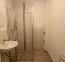 EG-Wohnung mit bodengleicher Dusche u. Balkon...da freuen sich nicht nur die Umzugshelfer! - Freiberg