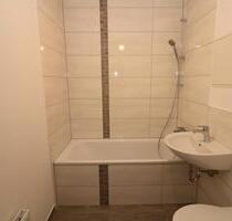 Pack die Badehose ein…helle 3-RW mit Wanne u. Balkon!!! - Freiberg