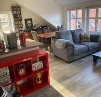 Freundliche 2-Zimmer-DG-Wohnung mit Einbauküche in BoimstorfKöni - Königslutter am Elm