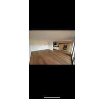Verkauf 2 Zimmerwohnung, großer Südbalkon, 2 Stellplätze, EBK - Erding