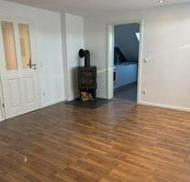 Helle 4-Zi.-Einliegerwohnung im DG mit Kamin, neuer Küche - Gundelsheim