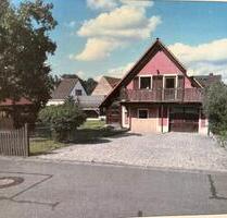 Zwangsversteigerung - Garagengebäude mit DG-Wohnung - Hirschaid