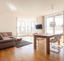 Charmantes, voll möbliertes 2-Zimmer-Apartment in München-Lehel mit Flexibler Mindestmietzeit