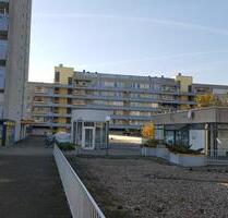 Über dem EKZ Jenfeld - 2-Zimmer-Wohnung mit Balkon und Ausblick - Hamburg Wandsbek