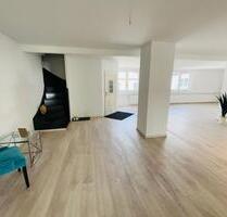 Sanierte 3,5 Zi. Loft- Wohnung ! Alles Neu! - Kaltenkirchen