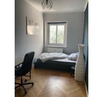 WG Zimmer NUR FRAUEN - 700,00 EUR Kaltmiete, in Berlin (PLZ: 14050) Westend