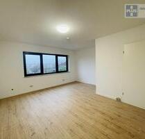 HOMBURG - UNINÄHE; ZENTRAL GELEGENE 2 ZIMMER WOHNUNG MIT GARTENMITBENUTZUNG