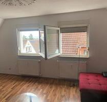 Gemütliche, teilmöblierte Dachgeschoss-Wohnung - Siebeldingen