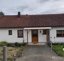 Einfamilienhaus mit großem Grundstück in 86685 Gosheim - Huisheim