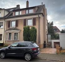 Zweifamilienhaus mit Garage und Garten in Dillingen (Saar)