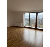 3-Zimmer-Wohnung im DG mit Laminat, BLK, Bad mit Wanne und Dusche! - Chemnitz Hilbersdorf