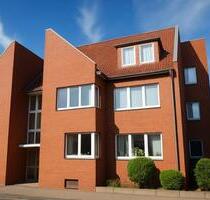 Gut geschnittene Erdgeschosswohnung mit Terrasse und Carport - Celle