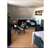 Schöne 2-Zimmer-DG-Wohnung in ruhiger aber zentraler Wohnlage - Laatzen