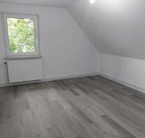 Erstbezug nach Modernisierung: 3 Zi. DG mit Garten (3-Fach-Vergl., neue Therme, uvm) - Jerxheim