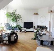 EXKLUSIVE UND 