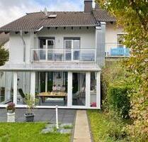 Schöne große DHH mit Wintergarten in Marburg-Schröck