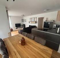 Neuwertige 4-Zimmer-Wohnung mit EBK, Garage & Stellplatz - Burglengenfeld