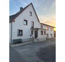 Einfamilienhaus mit ELW - 195.000,00 EUR Kaufpreis, ca.  180,00 m² in Kleinmaischeid (PLZ: 56271)