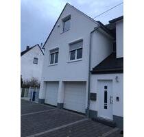 Moderne Doopelhaushälfte mit Balkon, Stellplatz & hochwertiger Au - Boppard