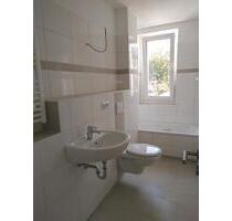 Renovierte helle 5 Zimmer Wohnung, Balkon in Dessau Innenstadt - Dessau-Roßlau