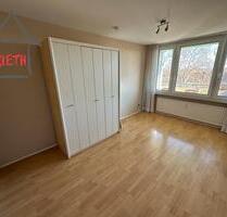 * Ludwigsburg: 2 WG-Zimmer in 3er Wohngemeinschaft *