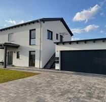Stilvolle, neuwertige 3,5-Zimmer-Terrassenwohnung (Bungalowhaus*) - Sünching
