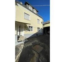 Einfamilien-Reiheneckhaus mit sep. Einliegerwohnung in Frickhofen - Dornburg