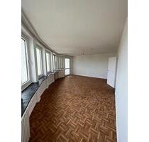 Großzügige 2 Zimmer - Wohnung - 760,00&nbsp;EUR Kaltmiete, ca.&nbsp; 70,00&nbsp;m&sup2; in Duisburg (PLZ: 47053) Duisburg-Mitte