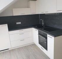 WG zimmer nur für Studentinnen - 550,00 EUR Kaltmiete, ca.  65,00 m² in Friedrichshafen (PLZ: 88048) Ailingen