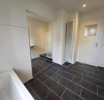 Begehrte 5 Zimmerwohnung mit Masterbad - jetzt zugreifen! - Bitterfeld-Wolfen