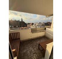 4-Zimmer-Wohnung mit EBK in Köln-Nippes - Beschreibung beachten!