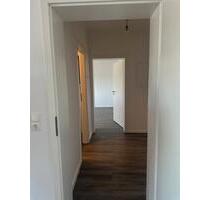 Kernsanierte 2-Zimmer-Wohnung mit Tageslichtbad - Rüsselsheim am Main