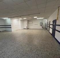 206 QM Lagerhalle mit Rampe, Büro & WC - in Duisburg-Süd