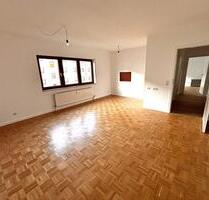 Charmante 2-Zimmer-Wohnung mit Aufzug und eigenem Stellplatz - Dessau-Roßlau Brambach