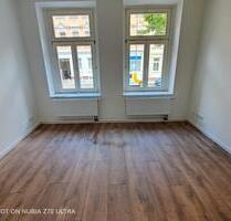 Sanierte 2 Zi Wohnung + Balkon in Gohlis für SinglesStudenten - Leipzig Nord