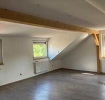 Helle, individuelle 2 12-Zimmer-Wohnung zu vermieten - Wendelstein
