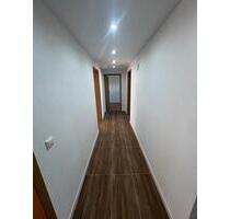 Moderne 4 Zimmer Wohnung mit Balkon in Köngen zu vermieten.
