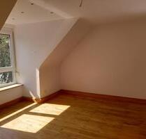 Helle, großzügige 3-Zimmer Wohnung mit sonnigem Balkon - Nürnberg Sankt Leonhard