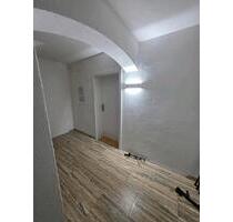 4 Zimmer Wohnung in Annweiler - 1.200,00&nbsp;EUR Kaltmiete, ca.&nbsp; 92,00&nbsp;m&sup2; in Annweiler am Trifels (PLZ: 76855)