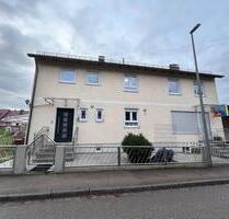 MFH mit Gewerbeeinheit - 660.000,00 EUR Kaufpreis, ca.  244,00 m² in Burgau (PLZ: 89331)