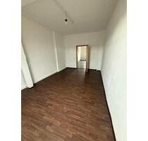 5-Zimmer-Wohnung in Hof - 800,00 EUR Kaltmiete, ca.  145,00 m² in Hof (PLZ: 95028) Altstadt