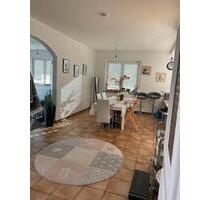 5-Zimmer-Wohnung mit riesiger Dachterrasse zum 01.09.2025 - Augsburg Lechhausen
